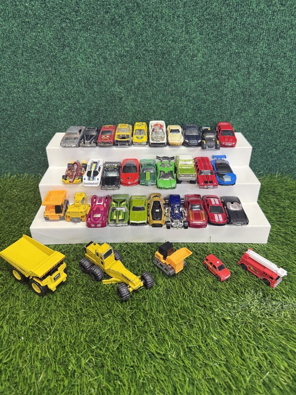 Large Lot 30+ Assorted Diecast Toy Vehicles Hot Wheels Matchbox Tonka Cars VTG